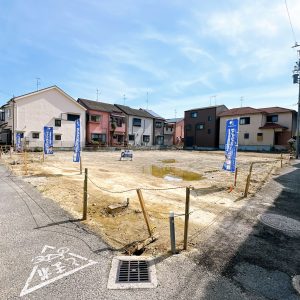 2026年3月撮影　 事業内容、開発行為によっては接道道路幅員4.0ｍもしくは4.7mの後退が必要となる場合があります(外観)