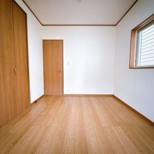 室内（2026年3月）撮影 居住空間を広く使えるクローゼット付洋室です(居間)