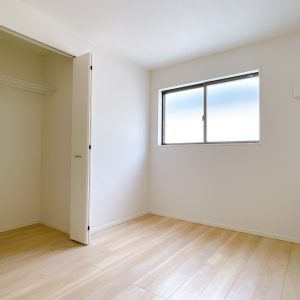 ２Ｆ納戸（６．５帖）納戸申請のお部屋ですが、洋室と何ら変わりません。(寝室)