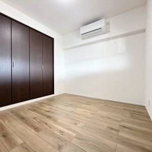 リビング横に配置された使い勝手の良い4.5帖の洋室です(^^♪(居間)