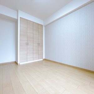 収納も大きく取ってあります♪ご夫婦の寝室に♪（６．３帖）(寝室)