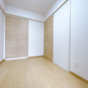 一人暮らしの方なら趣味のお部屋に良いかもしれません♪（洋室５帖）(寝室)