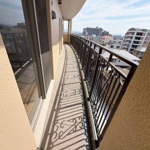 角部屋ならではの三面バルコニー設計