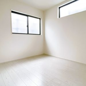 成長に合わせて使い分けできる4.5帖の居室です。生活スタイルに合わせて柔軟にも使えます！(内装)