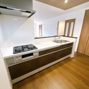 3口コンロで料理がはかどり、忙しい主婦の味方！(キッチン)