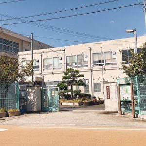 八下中学校
