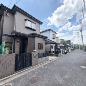 車通りも少なく、道路幅もしっかり確保されてますので駐車の心配もいりません