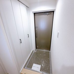 玄関にはシューズボックスを備えており、ご家族分の靴をスッキリ収納可能。いつでも綺麗な空間を保てます(^^)