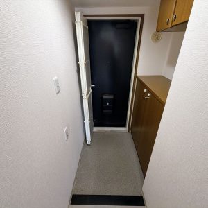 シューズボックスも備え付けられておりますので、玄関をスッキリと綺麗に保てます(玄関)