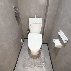 ウォシュレット付きトイレで衛生面も安心です♪(居間)