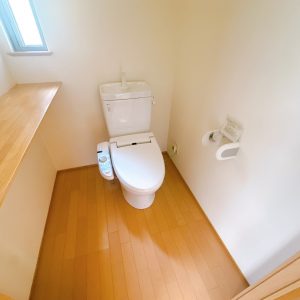温水洗浄便座付トイレなので衛生面も安心です(^^)