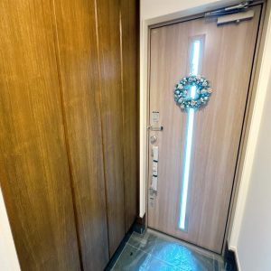 収納力のあるシューズインクローゼット付きで靴の整理も快適です！(玄関)