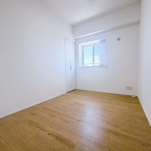 4.6帖の洋室はプライベート空間としてはもちろん、収納部屋としても使いやすい一室です