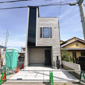 令和8年7月完成予定。デザイナーのこだわりが詰まった新築戸建です(^^)(外観)