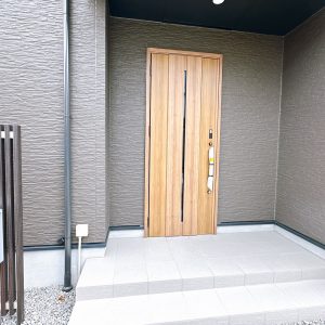 (玄関)