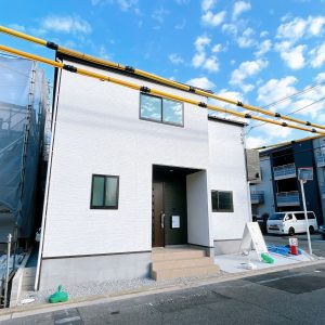 駐車スペース2台分有！(外観)