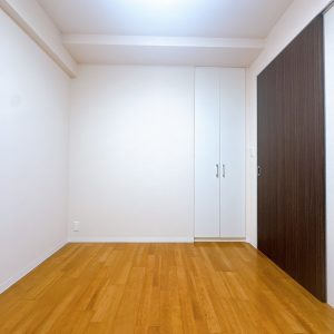 各居室収納スペースも備え付けられており、お部屋をスッキリとお使いいただけます
