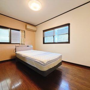 二面採光でお部屋も明るく、風通しも良いですね◎