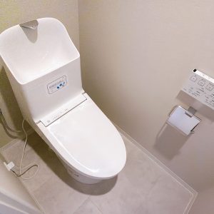 ウォシュレット付きのトイレは現代では必須！綺麗で衛生面に配慮されております。
