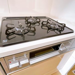 ３口コンロは料理を毎日する主婦の味方です！(キッチン)