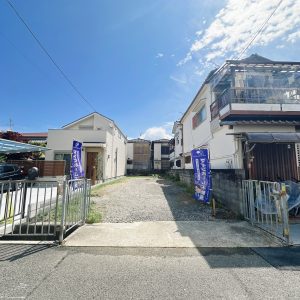 現地（2026年5月）撮影 西向きならではの夕方の日当たりが魅力の立地です(外観)
