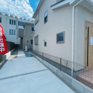 普通車2台分のっカースペース(外観)