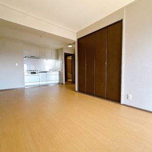 令和6年に3DKから使い勝手の良い2LDKにリフォーム済みです♪(居間)