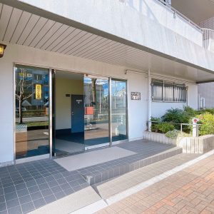 明るい玄関エントランス(玄関)